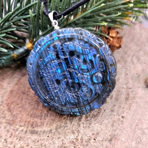 Nature Labradorite Carved Flashy Oriental Dragon Pendant Necklace - Picture 10 of 10